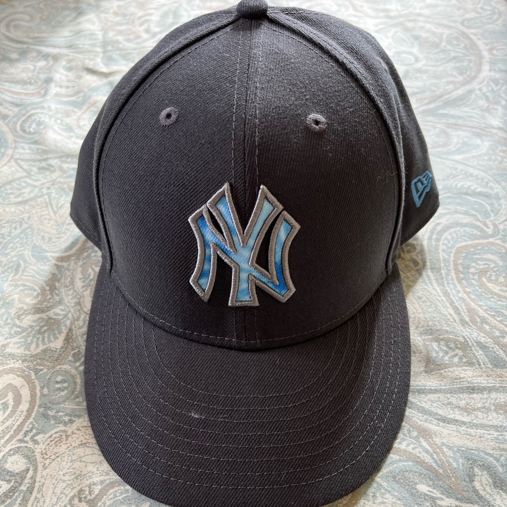 Gray and blue Tie Dye MLB Yankees Hat